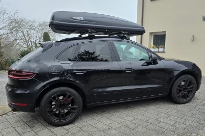 Dachbox mit Trägern mieten für Porsche Macan in Trippstadt