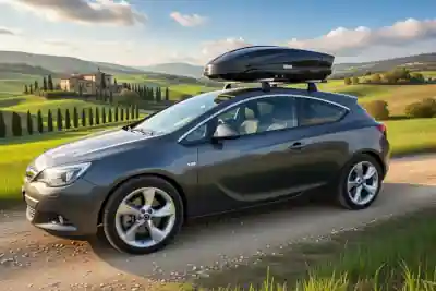 Eine Dachbox auf einem Opel Astra GTC