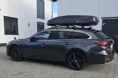 Mazda 6 Kombi: Dachbox mieten