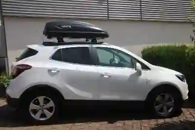 Dachbox auf einem Opel Mokka