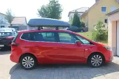 Dachbox auf einem Opel Zafira
