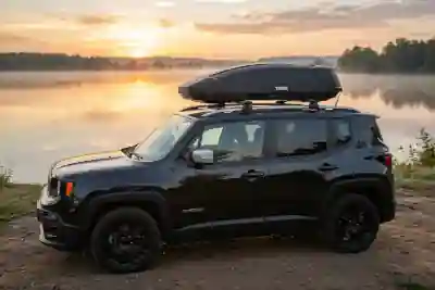 Dachbox in Ginsheim-Gustavsburg auf einem Jeep Renegade
