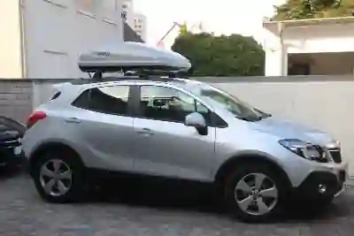 Dachbox auf einem Opel Mokka