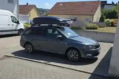 Dachbox auf einem Skoda Fabia Kombi