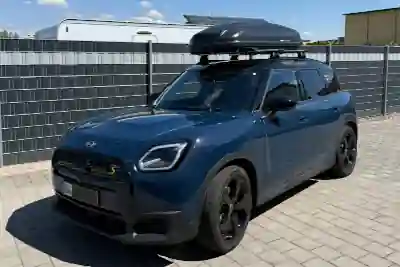 Dachbox auf einem Mini Countryman