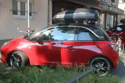 Dachbox auf einem Opel Adam