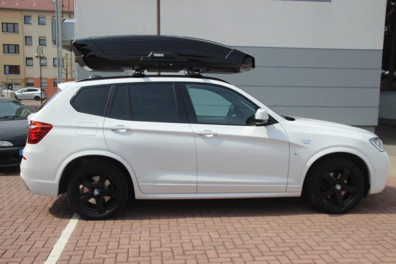 Dachbox auf einem BMW X3 SUV in Kaiserslautern