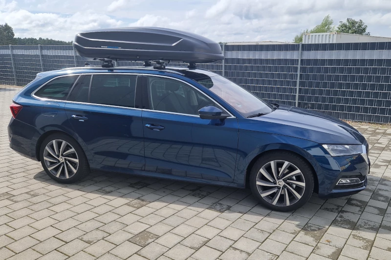 Sulzbach an der Saar - eine 430-Liter Dachbox auf einem Skoda Octavia Kombi