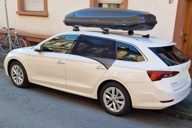 Schopp - eine 430-Liter Dachbox auf einem Skoda Octavia Kombi