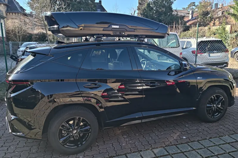 Darstein - eine 610-Liter Dachbox auf einem Hyundai Tucson