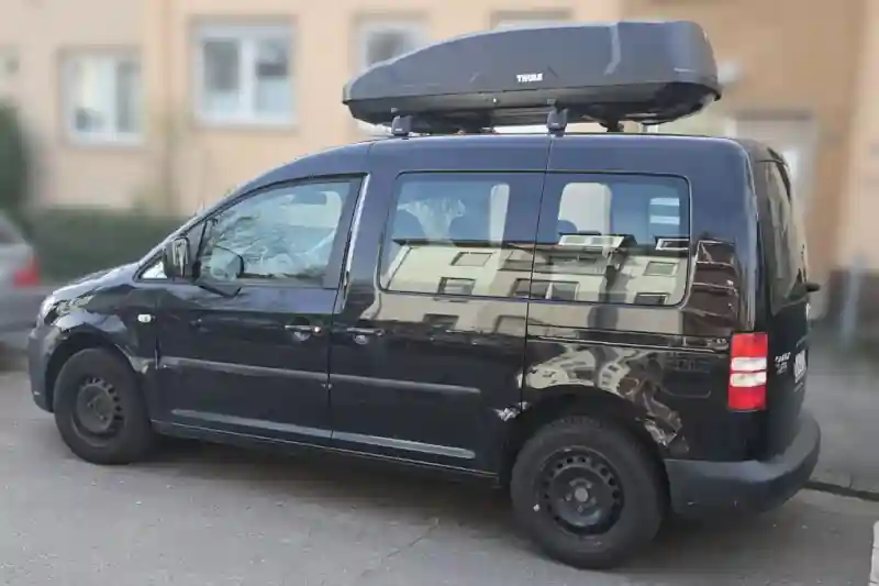 Jockgrim - eine 450-Liter Dachbox auf einem VW Caddy