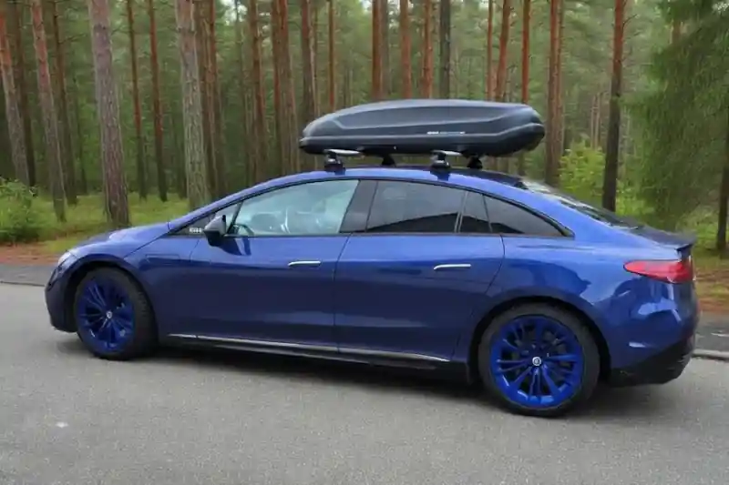 Bedesbach - eine 430-Liter Dachbox auf einem Mercedes EQE