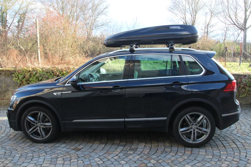 Bild: Dachbox mit 430 Liter Volumen auf einem VW Tiguan in Landau