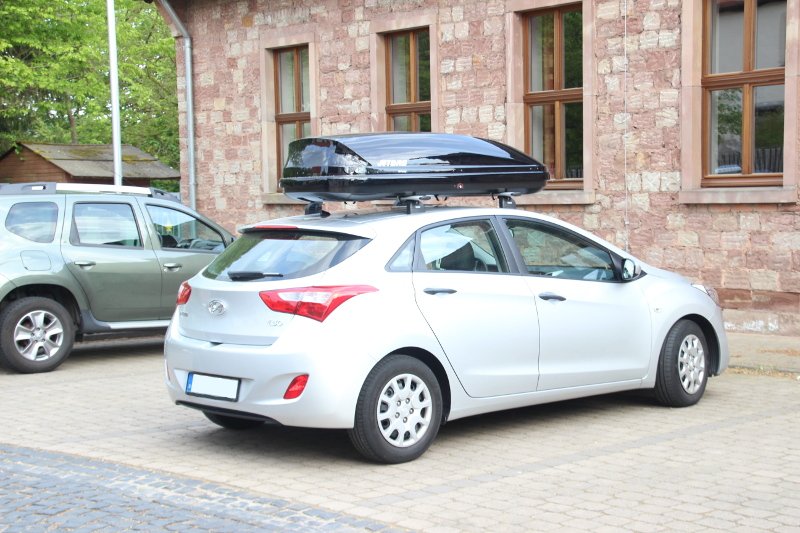 Dachbox von JETBAG montiert auf einem Hyundai i30