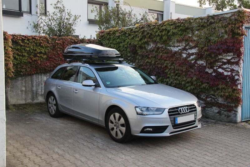 Audi A4 Kombi mit einer Dachbox mit 430 Liter Volumen in Erpolzheim