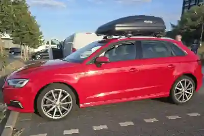 Mettenheim: eine Dachbox auf einem Audi A3 Sportback