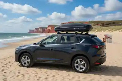 Eine Dachbox mit 430 Liter Volumen auf einem Mazda CX-5