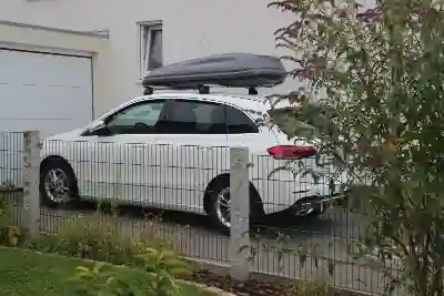 Eine Dachbox von Norauto auf Mercedes B-Klasse